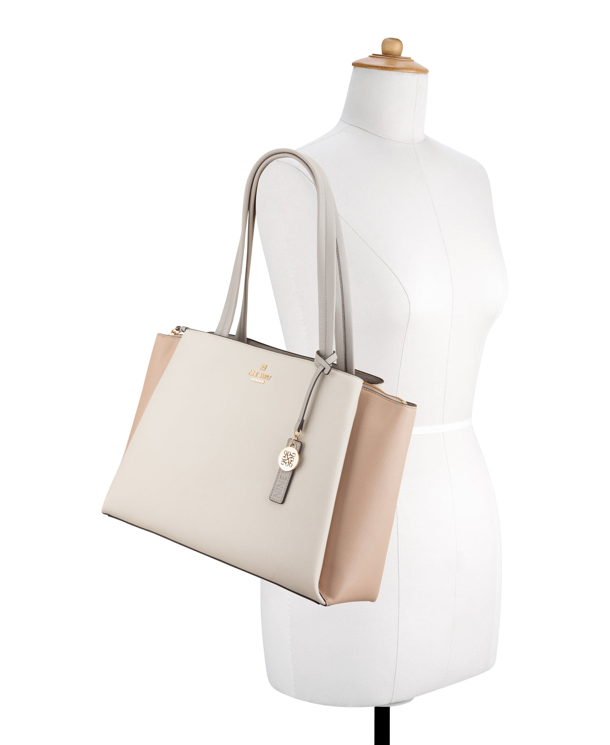 Cartera Nine West Luela Tech Tote-Milk Multi